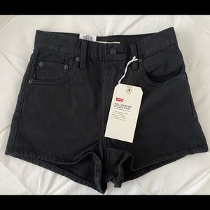 LEVI'S RIBCAGE SHORTS